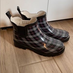Short Plaid Rain Boots